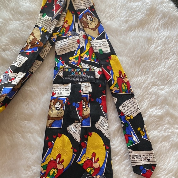 Looney Tunes mania tie with Tasmanian devil Yosemite Sam& more - Picture 4 of 4